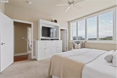 1930 S River Dr #1003, Portland, OR 97201 - Photo 23