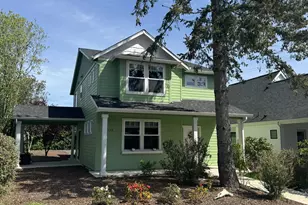 320 Oak St, Florence, OR 97439 - Photo 1