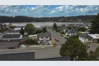 320 Oak St, Florence, OR 97439 - Photo 39