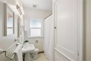 6532 N Knowles Ave, Portland, OR 97217 - Photo 21