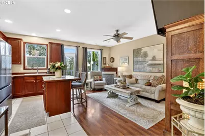 810 E 9th St #D13, Newberg, OR 97132 - Photo 9