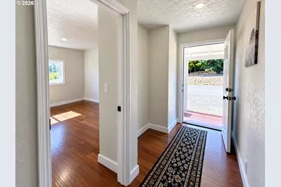 8196 65th Ave, Salem, OR 97305 - Photo 5