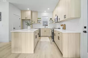 2009 SW Moss St, Portland, OR 97219 - Photo 7