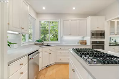 44 Morningview Cir, Lake Oswego, OR 97035 - Photo 11