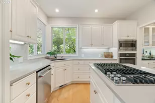 44 Morningview Cir, Lake Oswego, OR 97035 - Photo 11