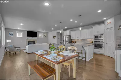15975 SW Wren Ln, Beaverton, OR 97007 - Photo 17
