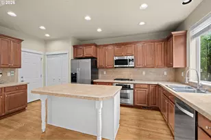6148 NE Whitewood Dr, Hillsboro, OR 97124 - Photo 17