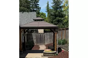 709 S Park St, Carlton, OR 97111 - Photo 9