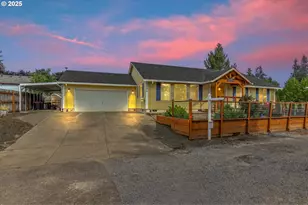 709 S Park St, Carlton, OR 97111 - Photo 7