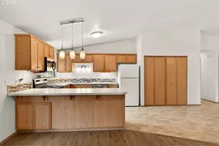 709 S Park St, Carlton, OR 97111 - Photo 19