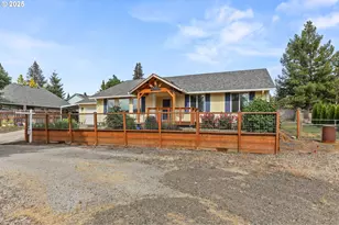 709 S Park St, Carlton, OR 97111 - Photo 3
