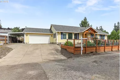 709 S Park St, Carlton, OR 97111 - Photo 3
