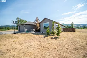 195 Bay Point Dr, Castle Rock, WA 98611 - Photo 37
