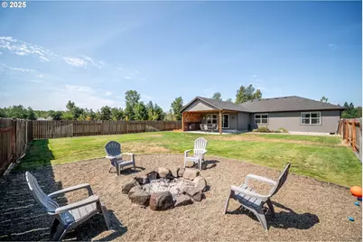 195 Bay Point Dr, Castle Rock, WA 98611 - Photo 27