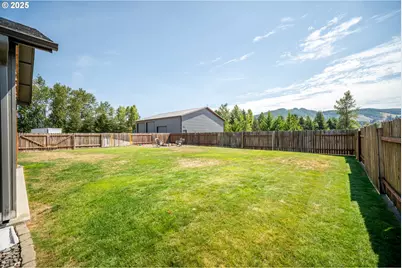 195 Bay Point Dr, Castle Rock, WA 98611 - Photo 29