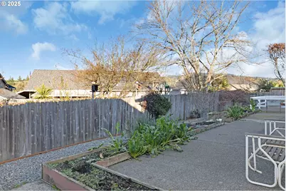 2657 Greyfox Dr, Sutherlin, OR 97479 - Photo 37