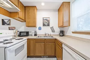 121 SE 8th Ave, Hillsboro, OR 97123 - Photo 15