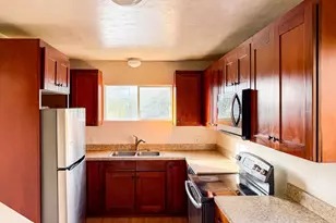 833 NE Jackson St, Roseburg, OR 97470 - Photo 3