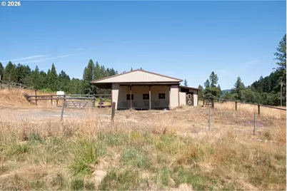 1329 Larson Rd, Roseburg, OR 97471 - Photo 5