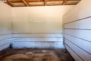 1329 Larson Rd, Roseburg, OR 97471 - Photo 9