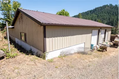 1329 Larson Rd, Roseburg, OR 97471 - Photo 33