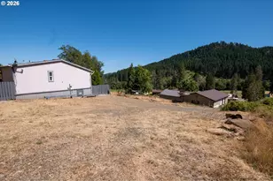 1329 Larson Rd, Roseburg, OR 97471 - Photo 35