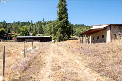 1329 Larson Rd, Roseburg, OR 97471 - Photo 11