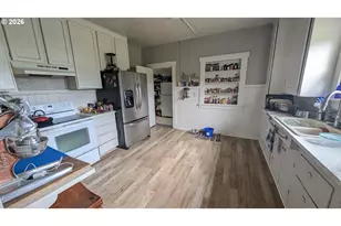 20385 SW Tile Flat Rd, Beaverton, OR 97007 - Photo 5