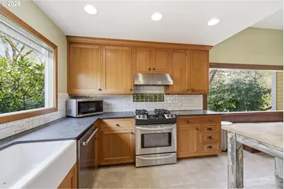 653 S River Rd, Cottage Grove, OR 97424 - Photo 9