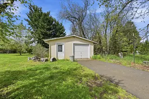 653 S River Rd, Cottage Grove, OR 97424 - Photo 35