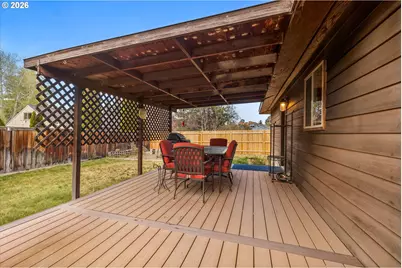 2407 NE Libby Pl, Bend, OR 97701 - Photo 17
