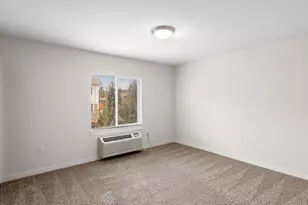 10845 E Burnside St, Portland, OR 97216 - Photo 19