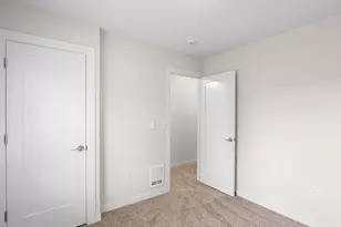 10845 E Burnside St, Portland, OR 97216 - Photo 25