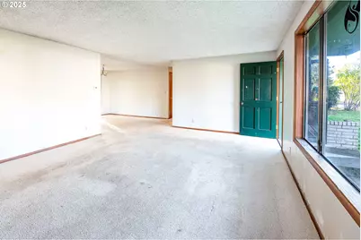 208 NW 24th St, McMinnville, OR 97128 - Photo 3