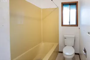 208 NW 24th St, McMinnville, OR 97128 - Photo 31