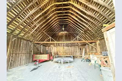 6884 S Hansen Ln, Aurora, OR 97002 - Photo 31