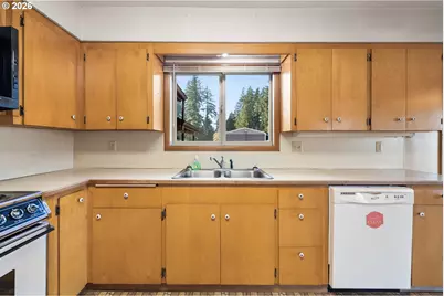 6884 S Hansen Ln, Aurora, OR 97002 - Photo 13