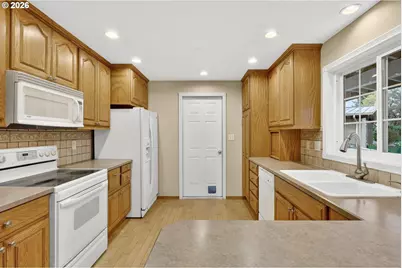 1920 NE 127th Ave, Portland, OR 97230 - Photo 11