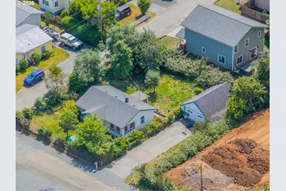 1775 N Fir St, Coquille, OR 97423 - Photo 3