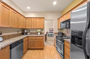 963 SW View Crest Dr, Dundee, OR 97115 - Photo 13