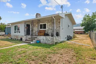 402 3rd St, Wallowa, OR 97885 - Photo 35
