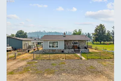 402 3rd St, Wallowa, OR 97885 - Photo 3