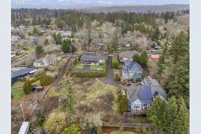 10216 NW Lee St, Portland, OR 97229 - Photo 13