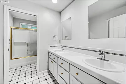 9028 NW Benson St, Portland, OR 97229 - Photo 27