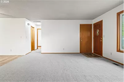 18411 SE Ivon Ct, Gresham, OR 97030 - Photo 11