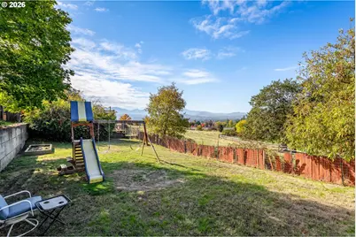 1093 NE Hillcrest Dr, Grants Pass, OR 97526 - Photo 23