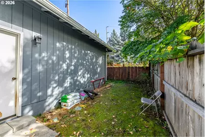 1093 NE Hillcrest Dr, Grants Pass, OR 97526 - Photo 25