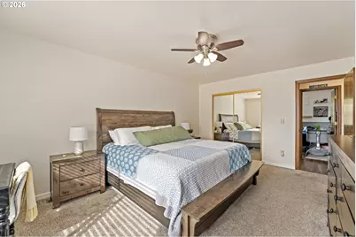 1093 NE Hillcrest Dr, Grants Pass, OR 97526 - Photo 17