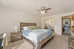 1093 NE Hillcrest Dr, Grants Pass, OR 97526 - Photo 17