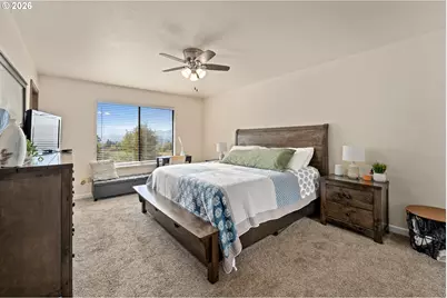 1093 NE Hillcrest Dr, Grants Pass, OR 97526 - Photo 11